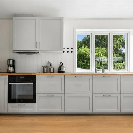 Antonie - 4-2km From The Sea By Interhome *